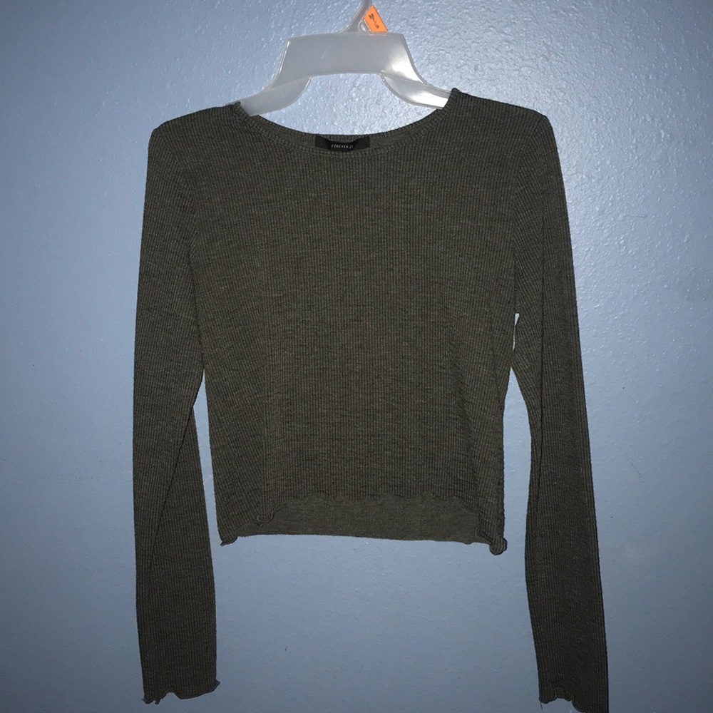 grey long sleeve crop top .